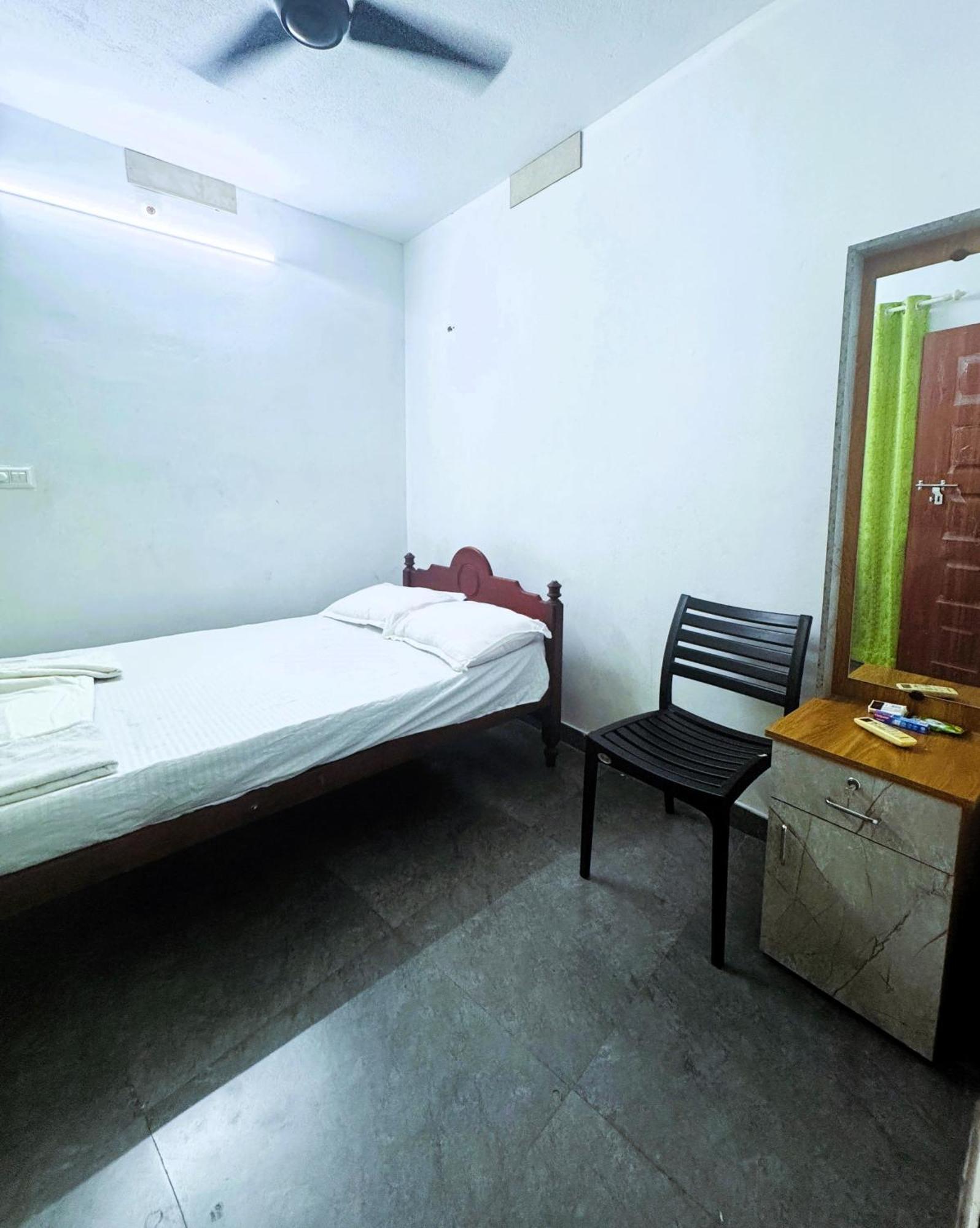 Vcs Apartments Parassinikadavu Parassinikkadavu Chambre photo