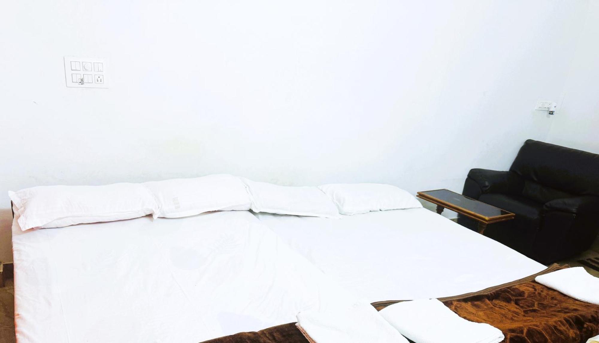 Vcs Apartments Parassinikadavu Parassinikkadavu Extérieur photo