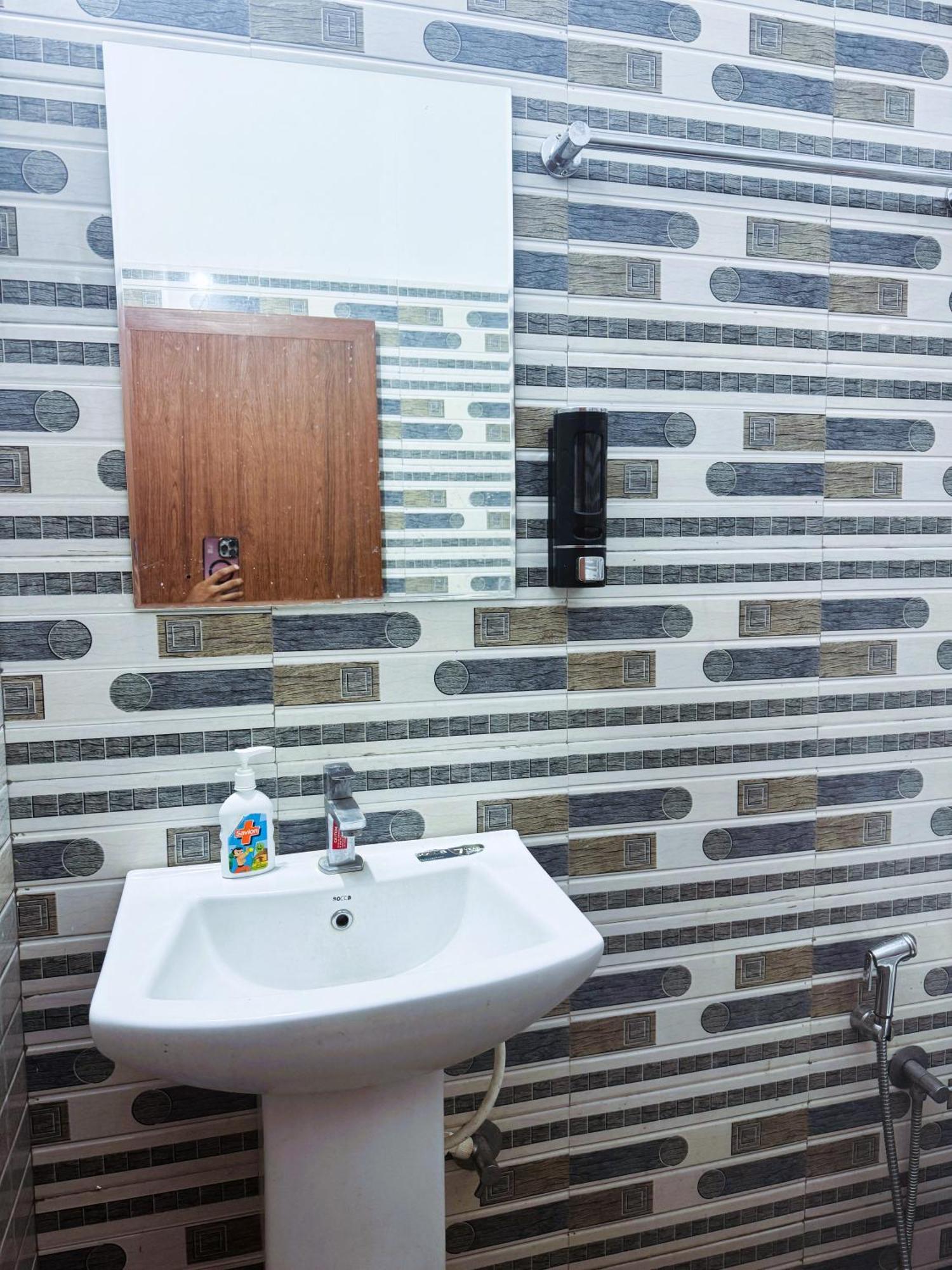 Vcs Apartments Parassinikadavu Parassinikkadavu Extérieur photo